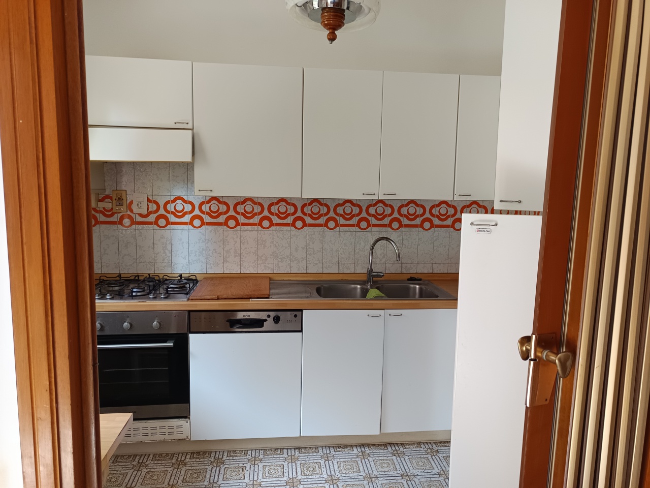 Appartamento con terrazzo in viale galilei, Prato