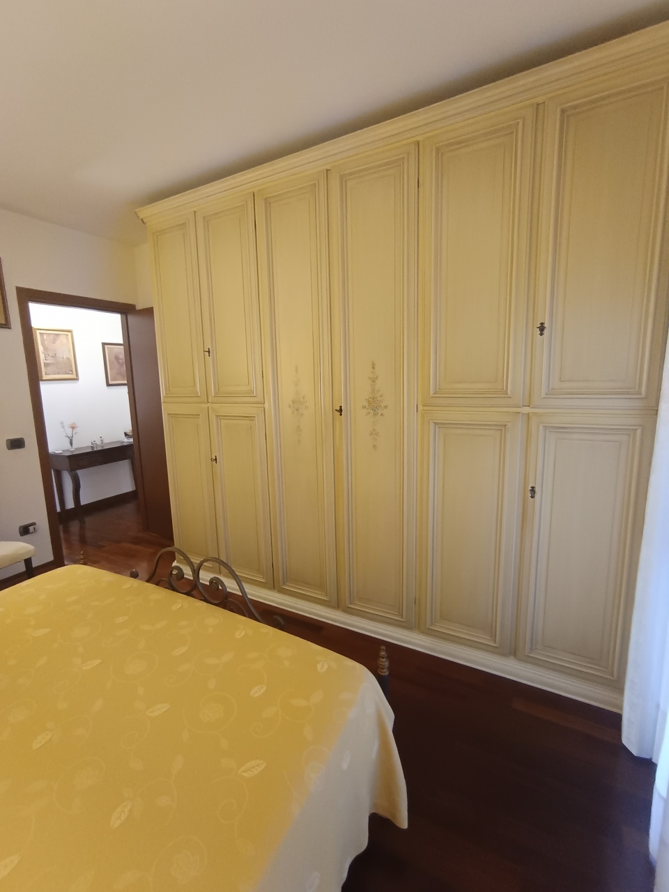 Appartamento con terrazzo in via vulcano, Prato