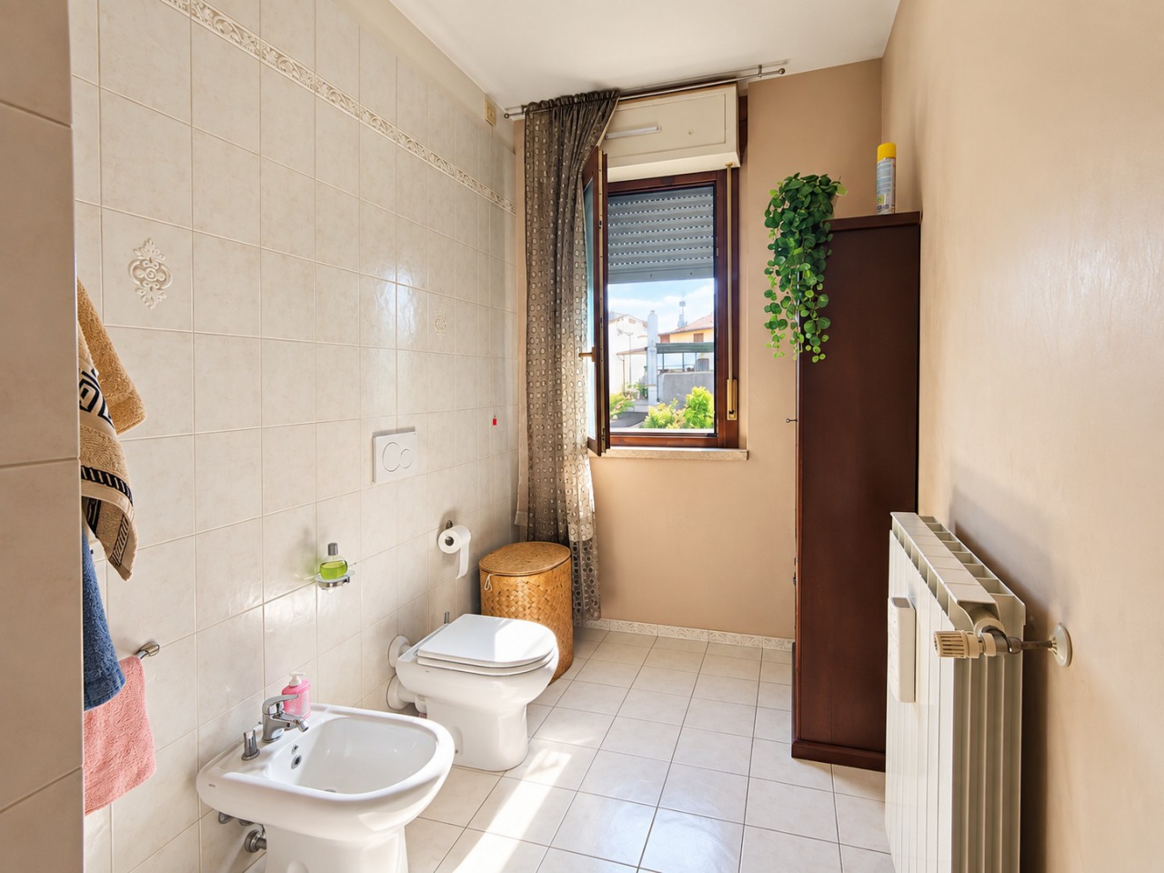 Appartamento con terrazzo in via vulcano, Prato