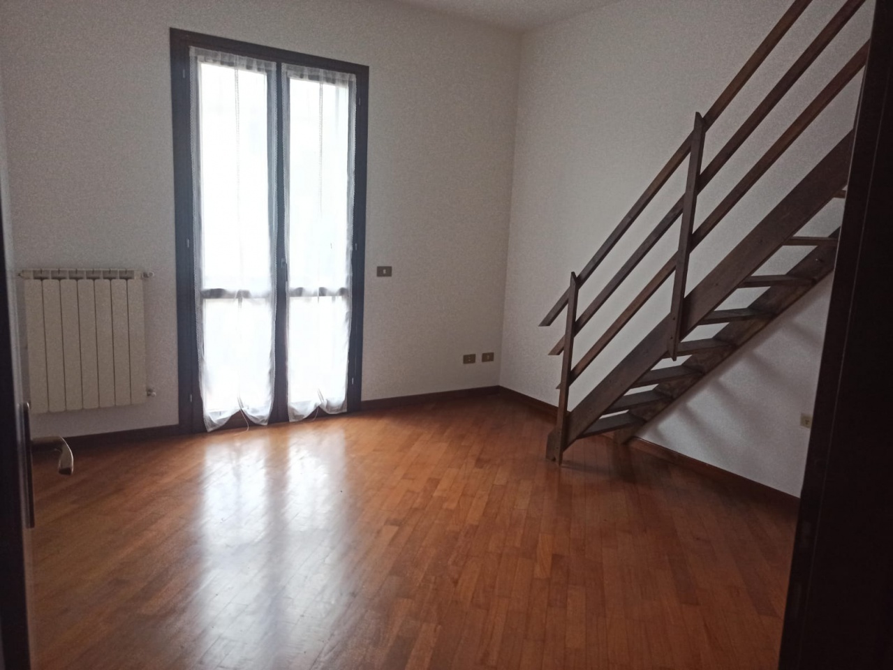 Villa con giardino in via di candeli, Poggio a Caiano