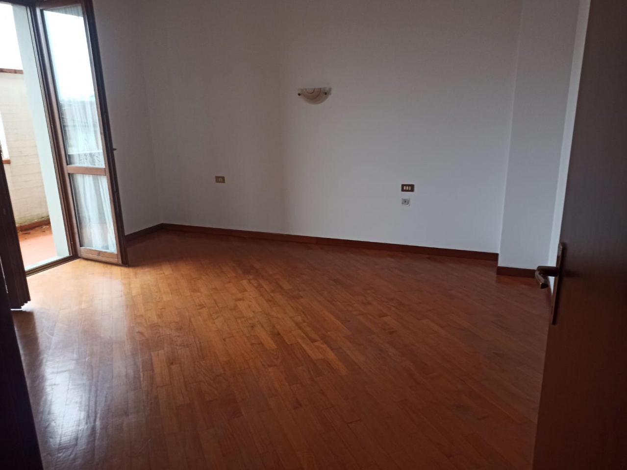 Villa con giardino in via di candeli, Poggio a Caiano
