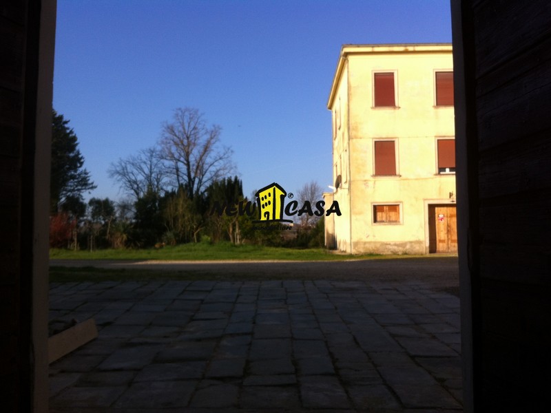 Deposito in affitto a Marciano della Chiana, Cesa