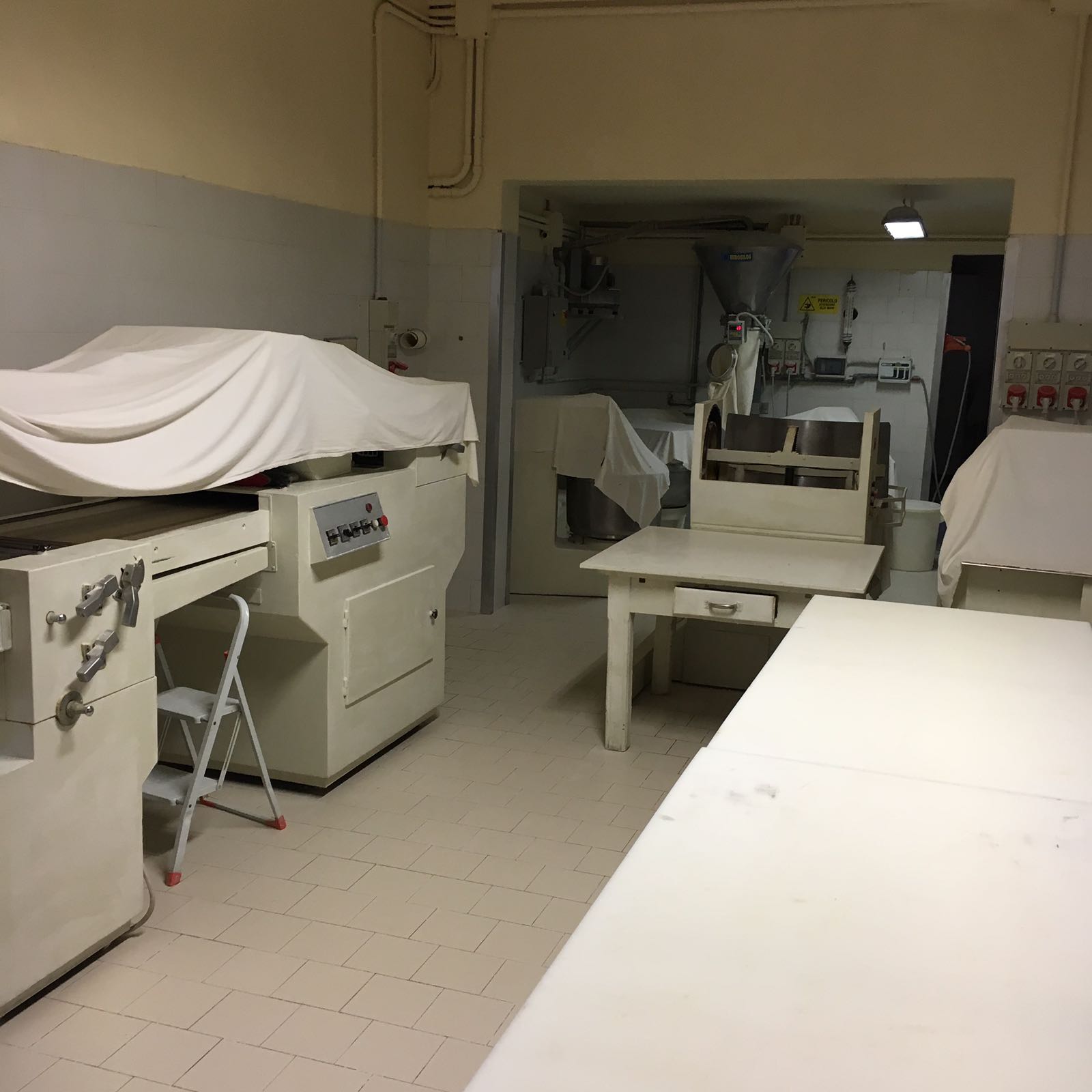 Locale commerciale in vendita a Cervia