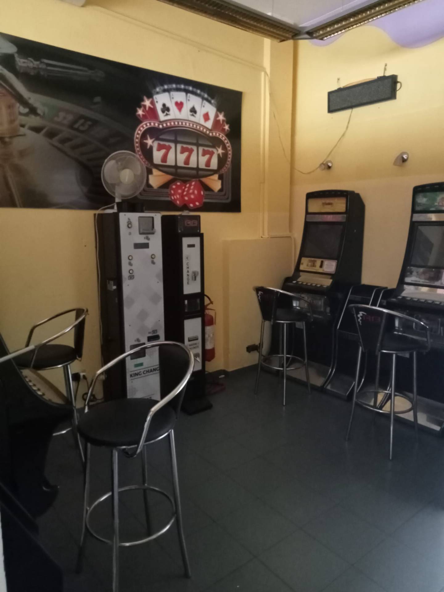 Locale commerciale in vendita a Cervia, Pinarella