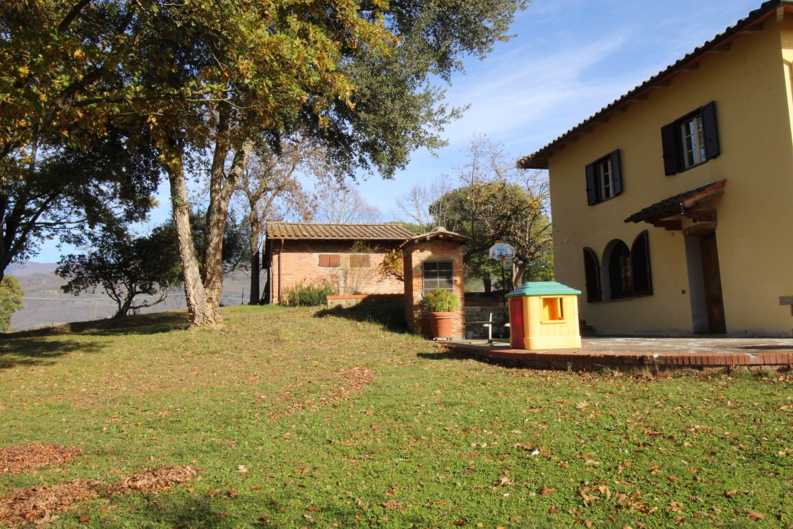 Villa con giardino a Loro Ciuffenna