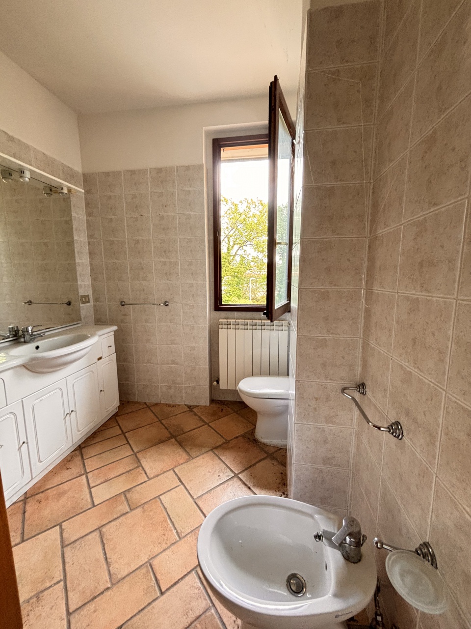 Trilocale con terrazzo a Cavriglia