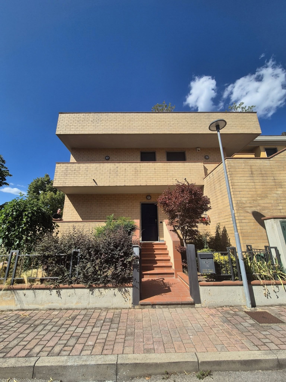 Casa indipendente con giardino in via magnolia, Montevarchi