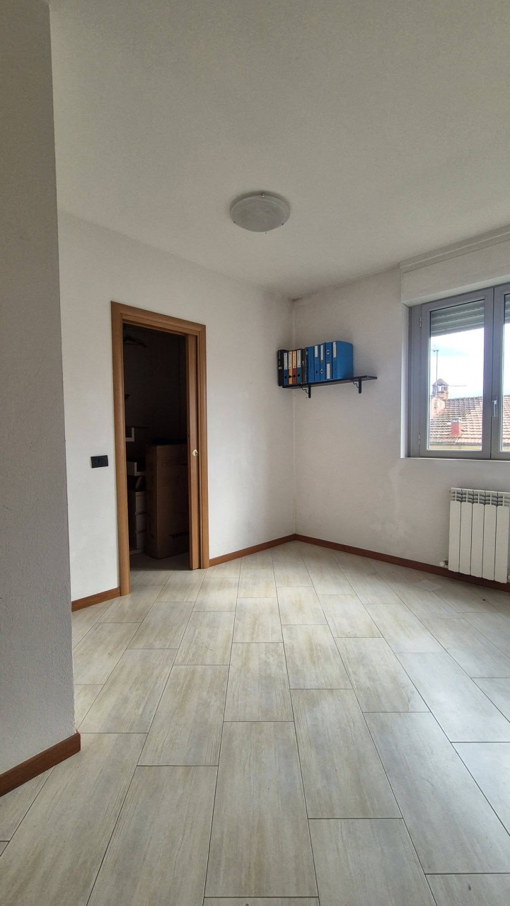 Attico con terrazzo in via xxiv maggio, Montevarchi