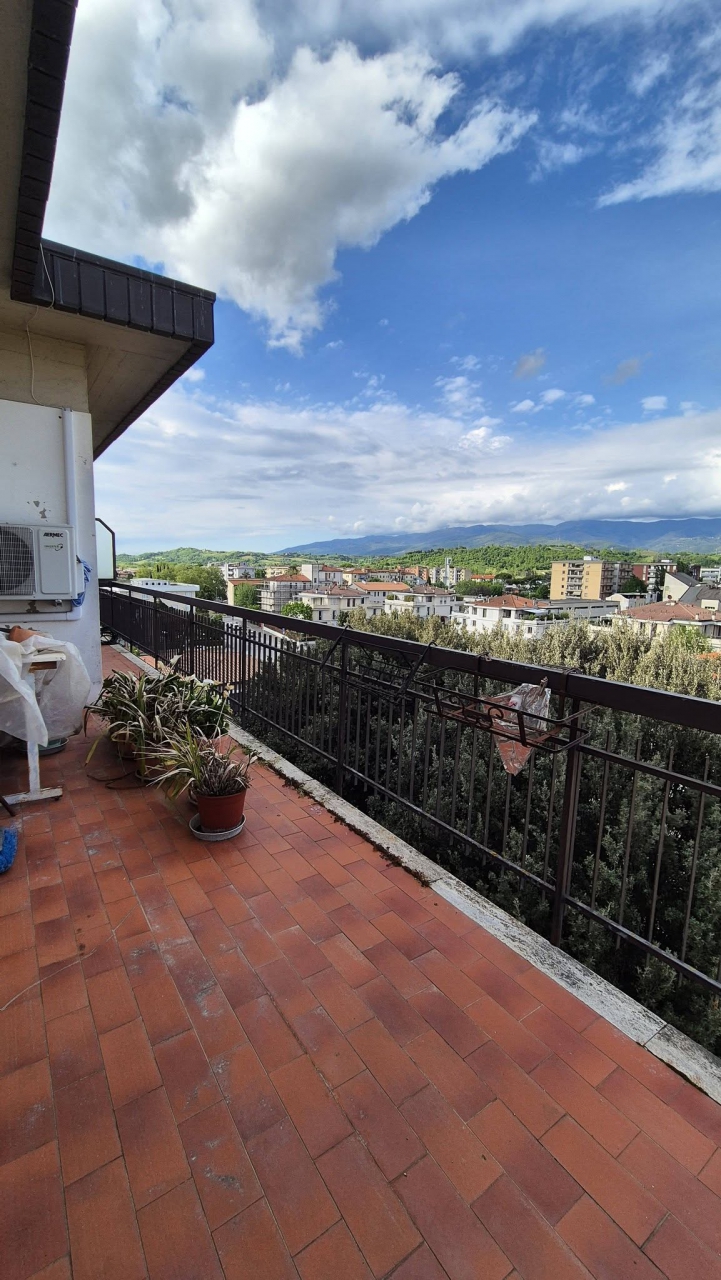 Appartamento con terrazzo a Montevarchi