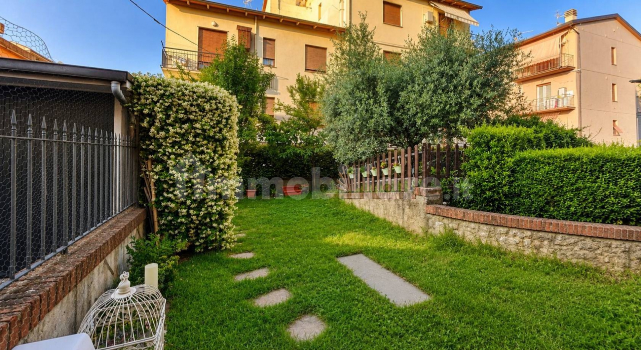 Casa indipendente con giardino a Montevarchi
