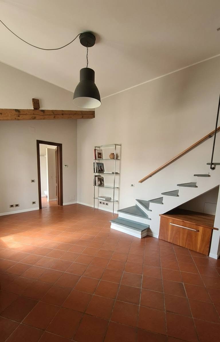 Casa indipendente con terrazzo a Montevarchi