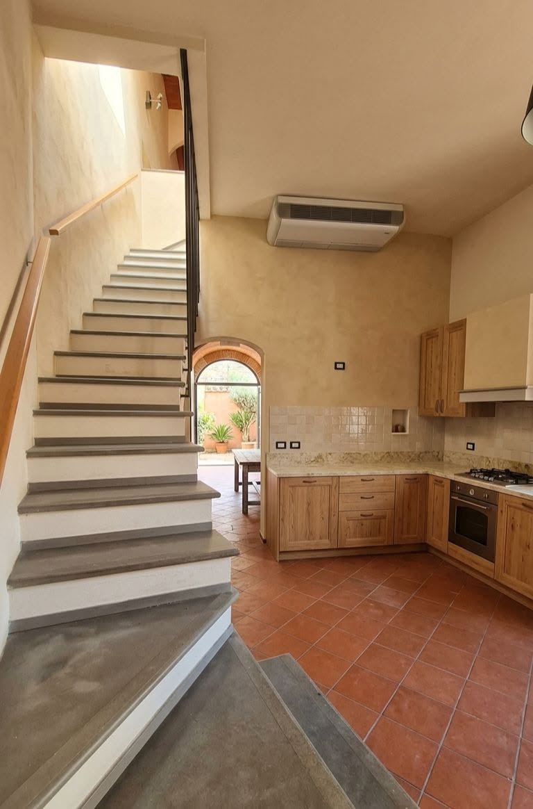 Casa indipendente con terrazzo a Montevarchi