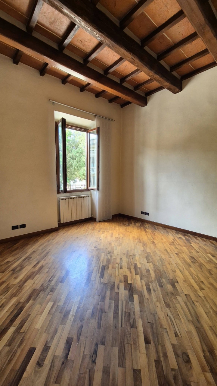 Casa indipendente con terrazzo a Montevarchi
