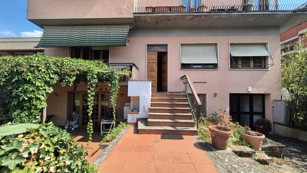 Casa indipendente con giardino a Terranuova Bracciolini