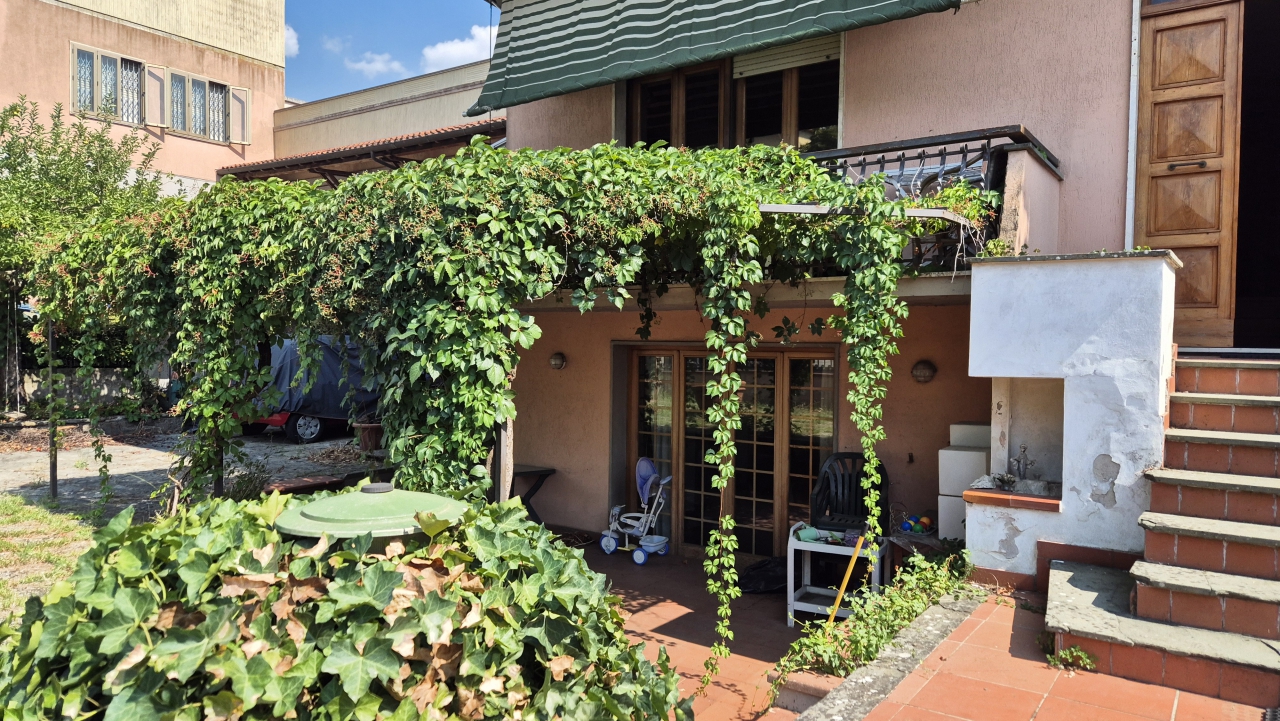 Casa indipendente con giardino a Terranuova Bracciolini