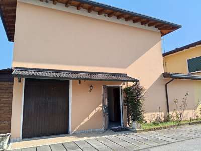 Villa con giardino a Brugnera