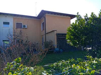 Villa con giardino a Brugnera