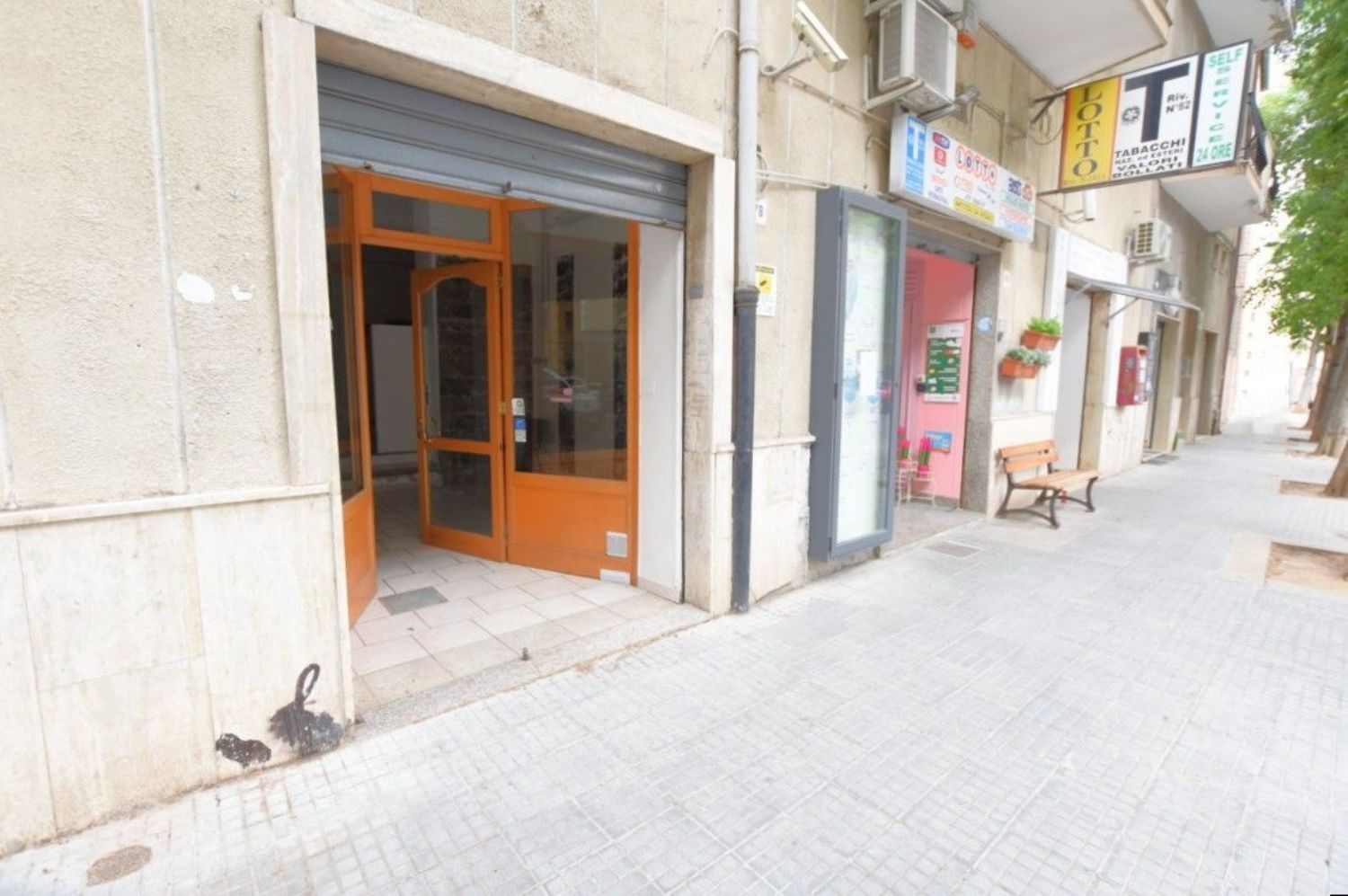 Locale commerciale in affitto in via napoli 84-68, Sassari