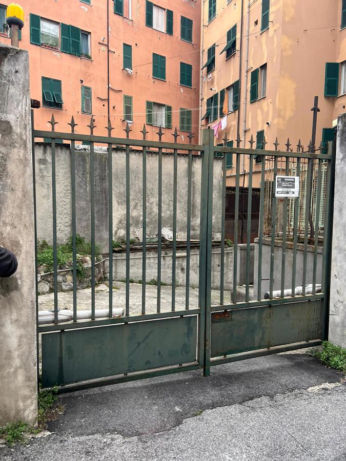 Box/Garage 27mq in vendita a Genova