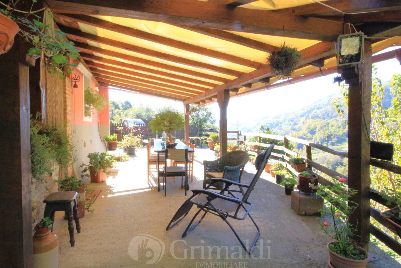 Casa indipendente con giardino a Genova