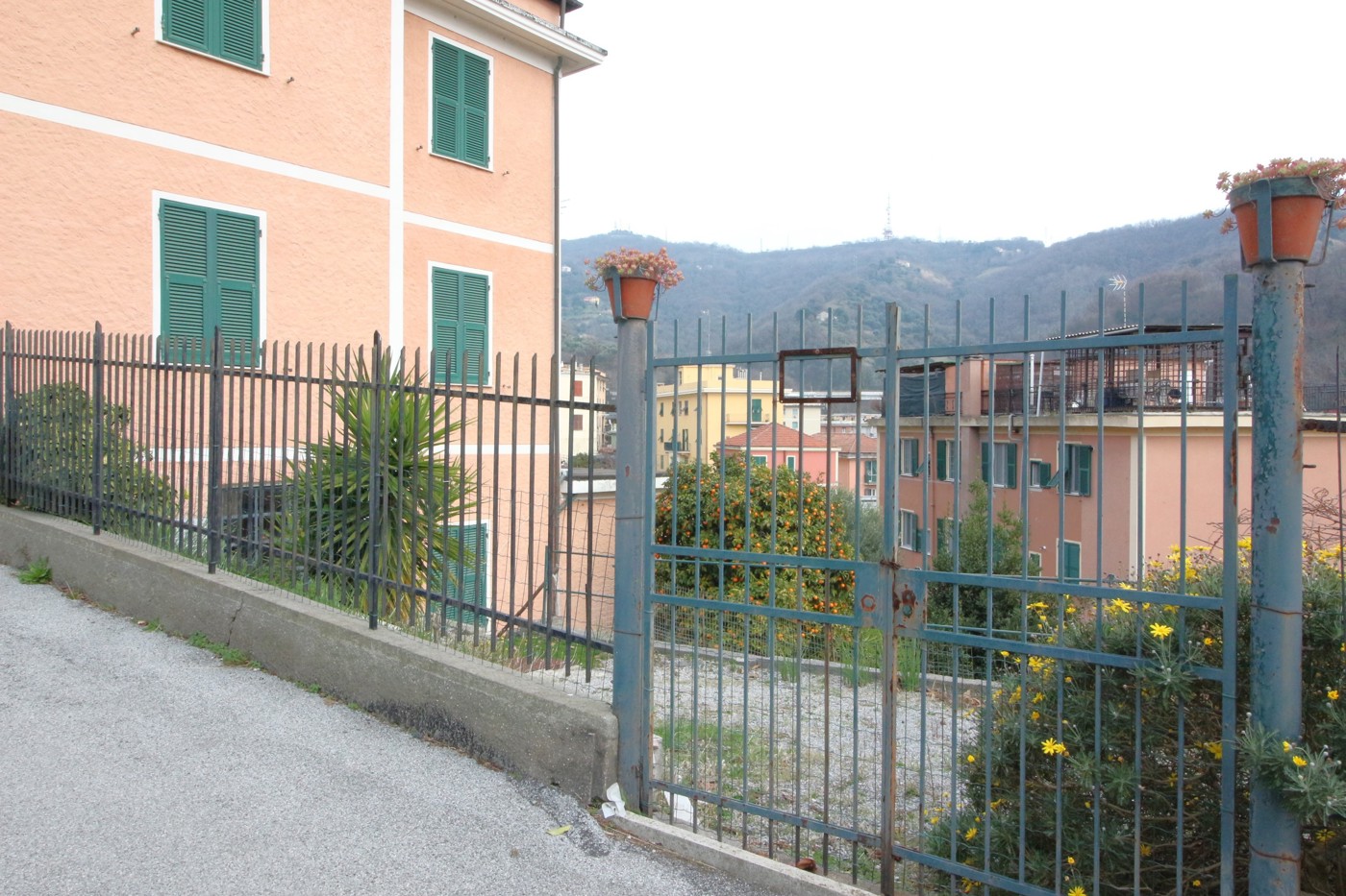 Casa indipendente da ristrutturare a Genova