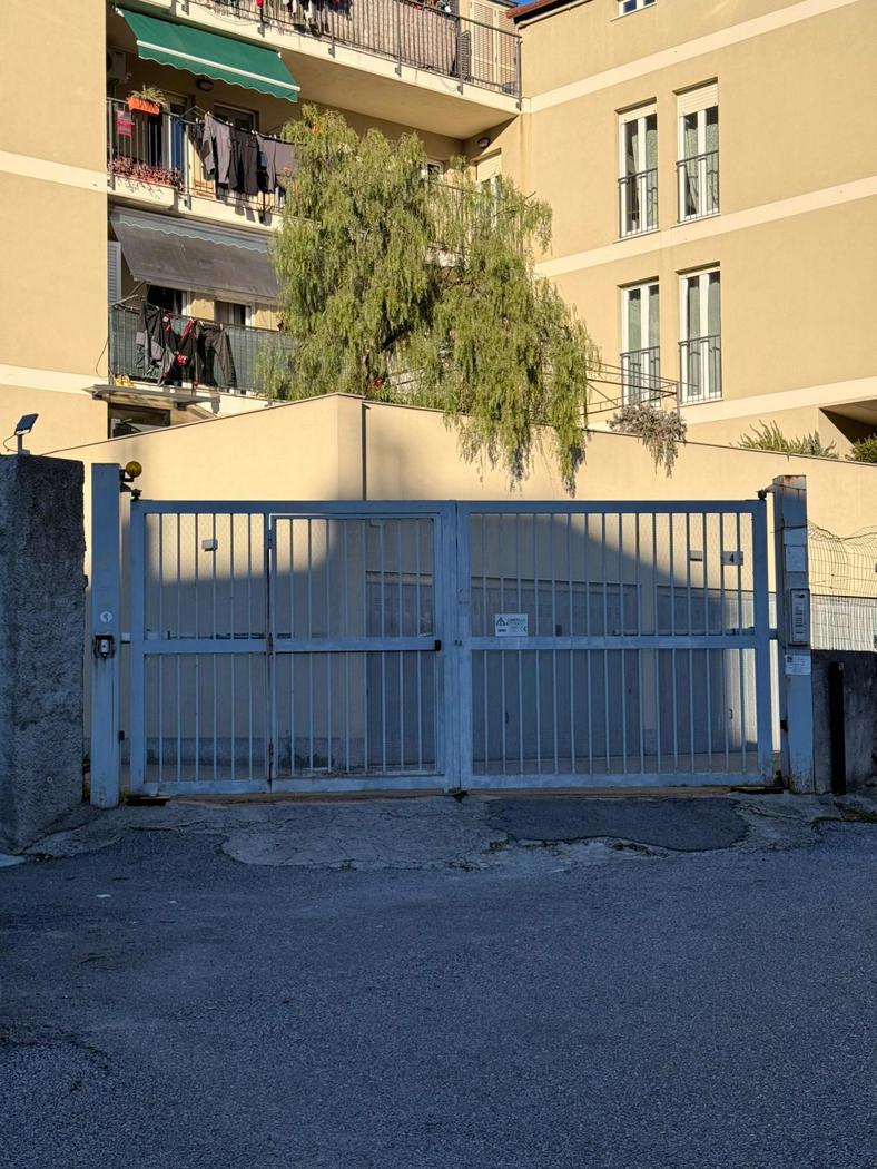 Box/Garage 15mq in vendita a Genova