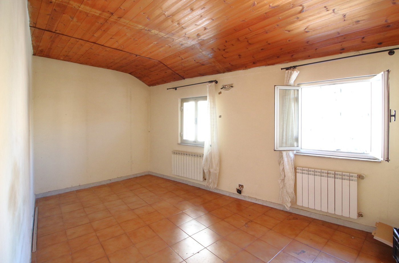 Casa indipendente da ristrutturare a Genova