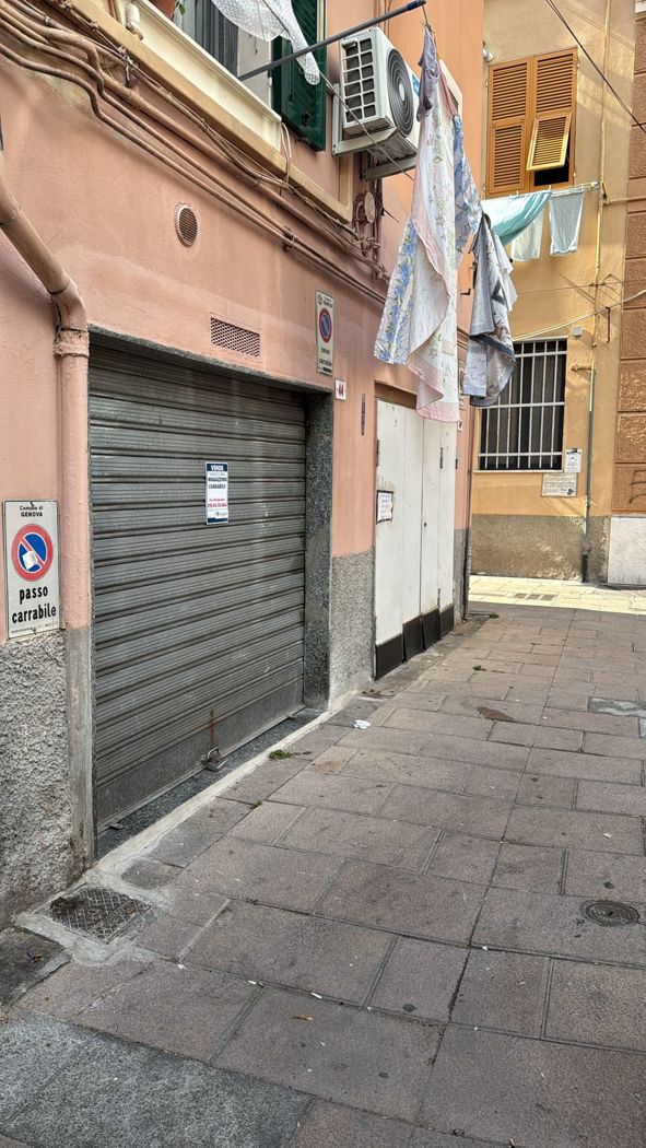 Box/Garage 16mq in vendita a Genova