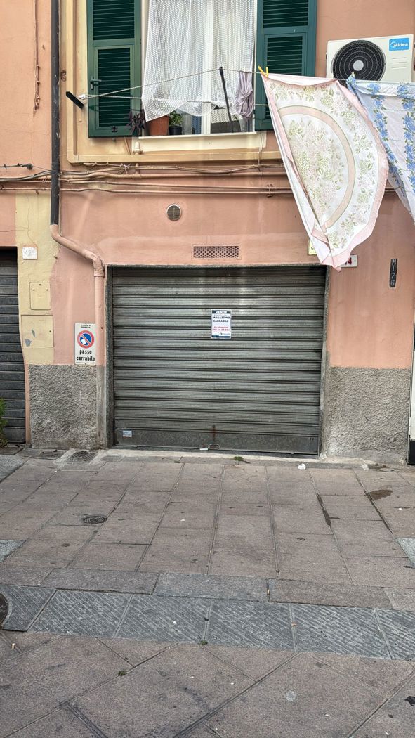 Box/Garage 16mq in vendita a Genova