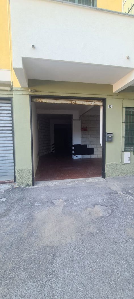 Box/Garage 13mq in vendita a Genova