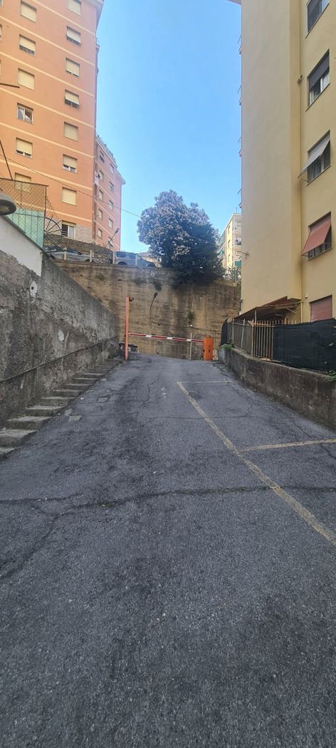 Box/Garage 13mq in vendita a Genova