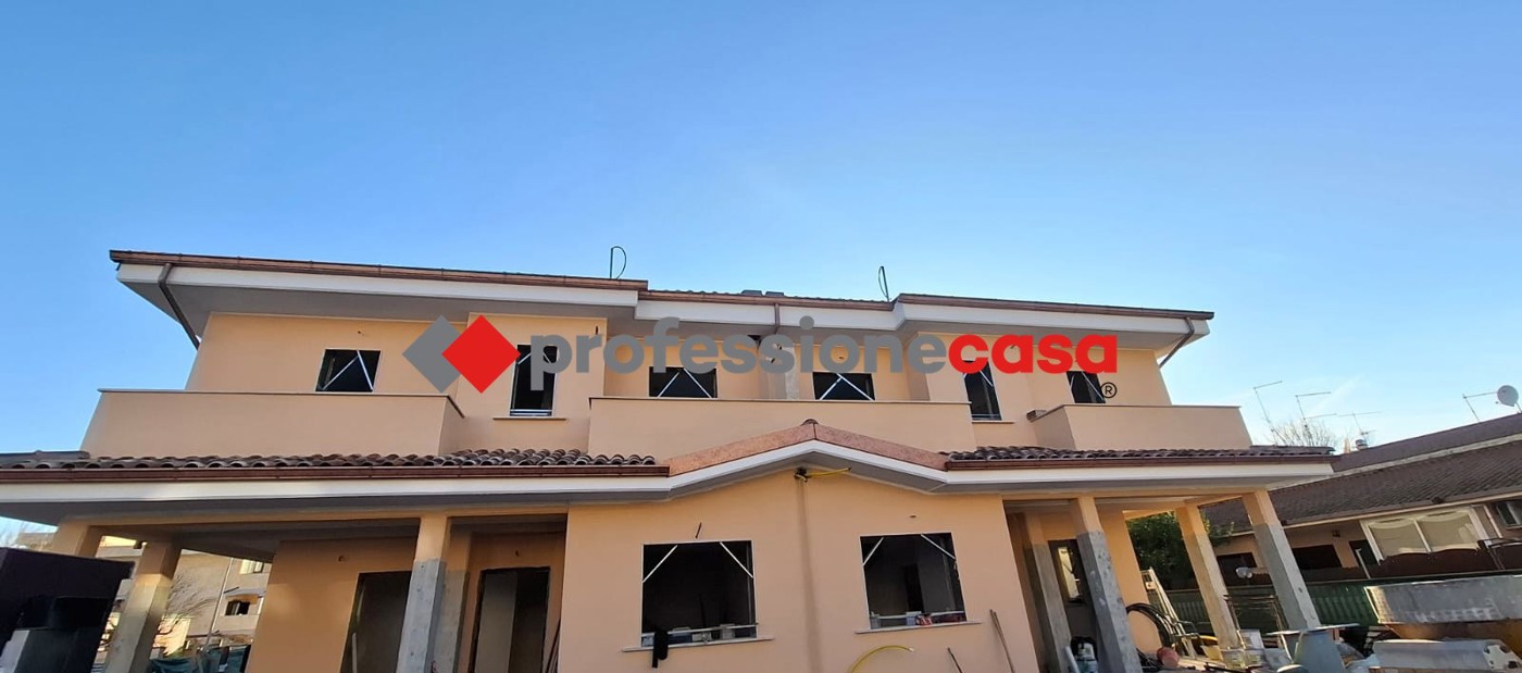 Villa con giardino a Pomezia