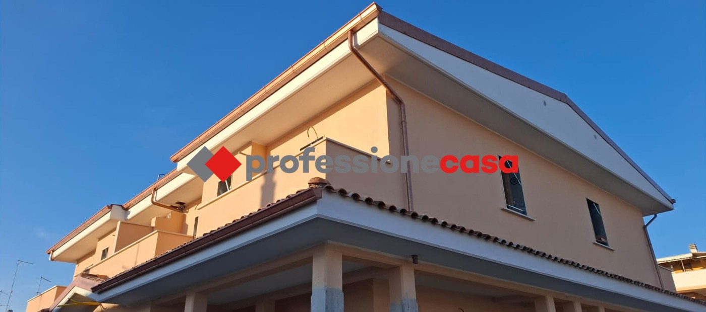 Villa con giardino a Pomezia