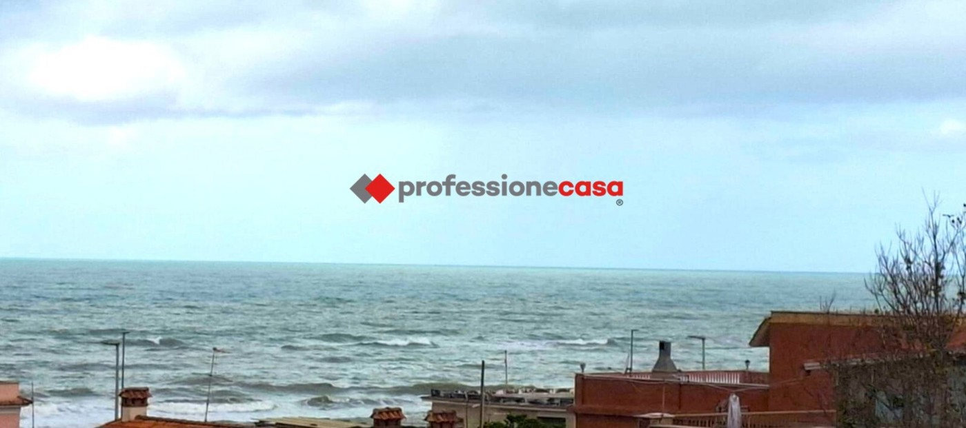 Attico vista mare a Pomezia