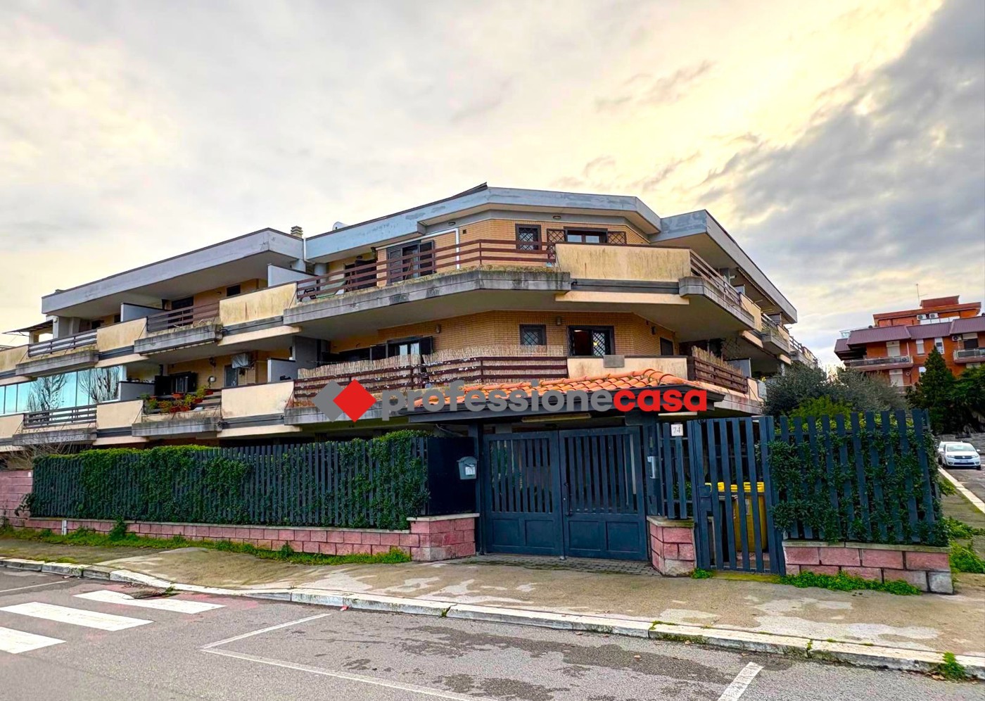 appartamento in vendita a Pomezia in zona Torvaianica