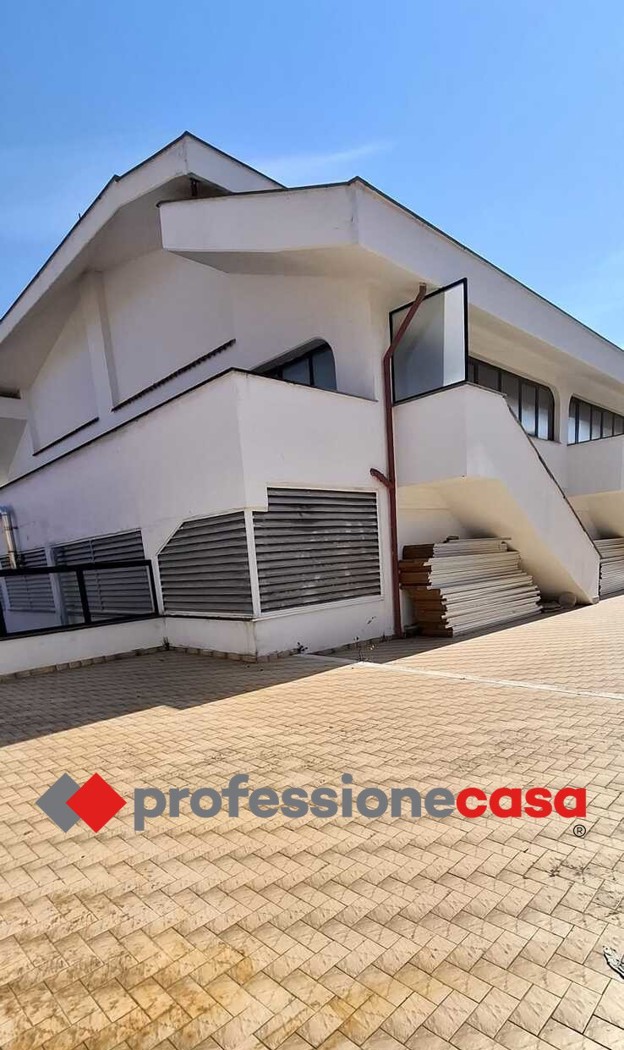 Negozio in affitto a Pomezia