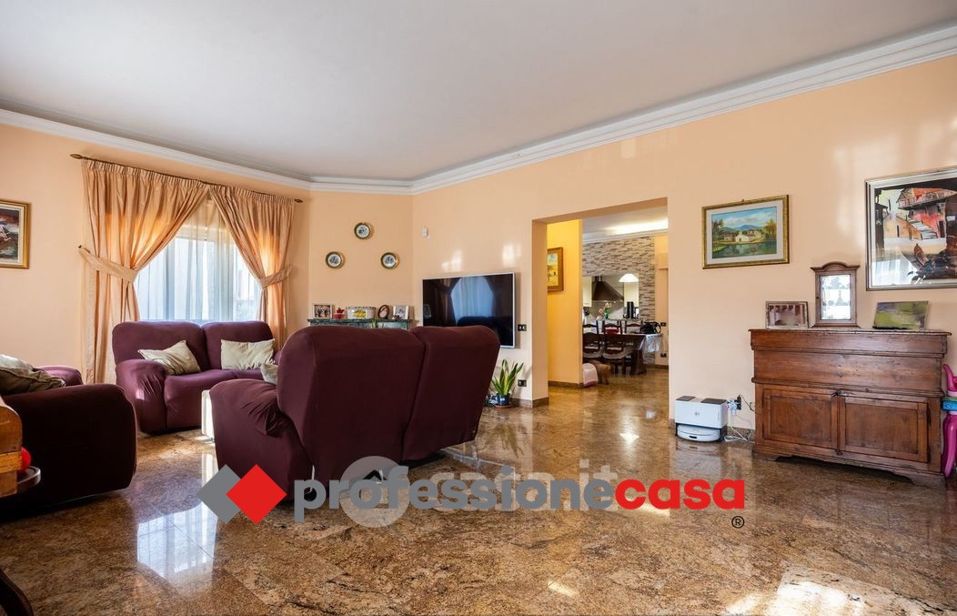 Casa indipendente con giardino a Pomezia