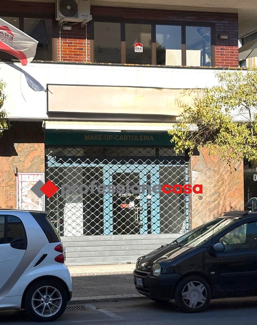 Negozio in affitto a Pomezia