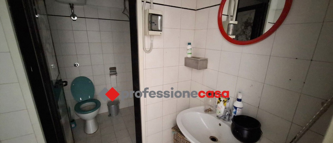 Negozio in affitto a Pomezia