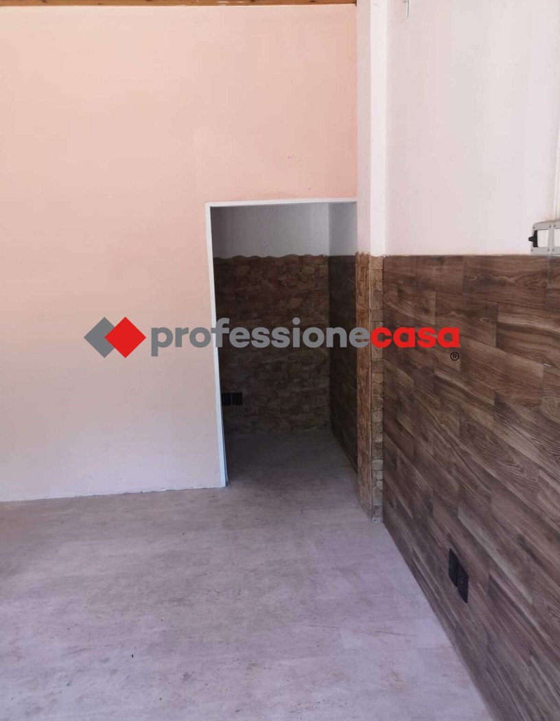 Negozio in vendita a Pomezia