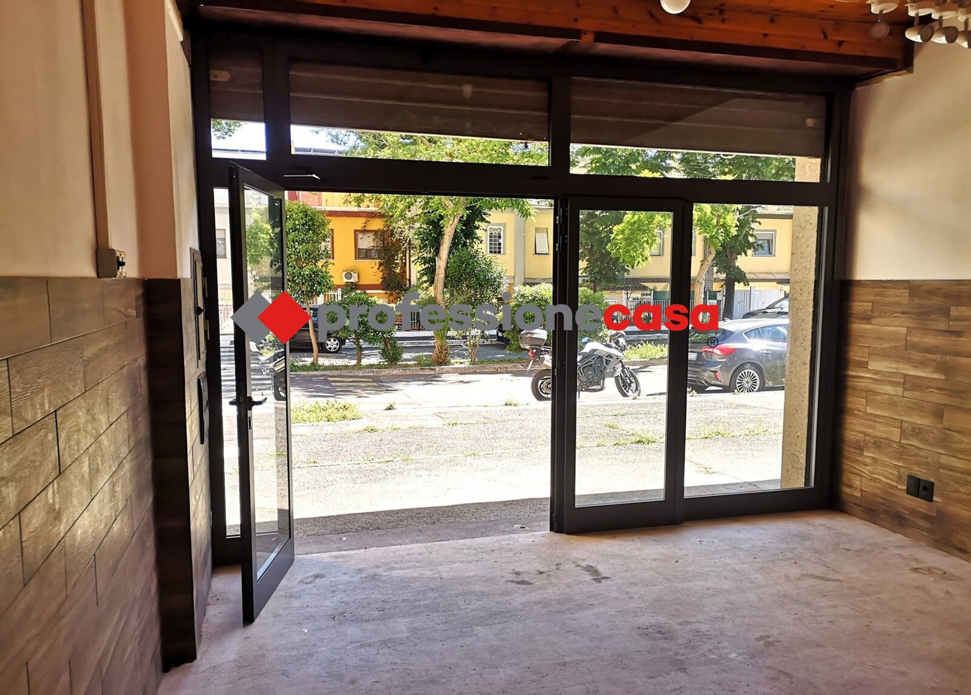 Negozio in affitto a Pomezia