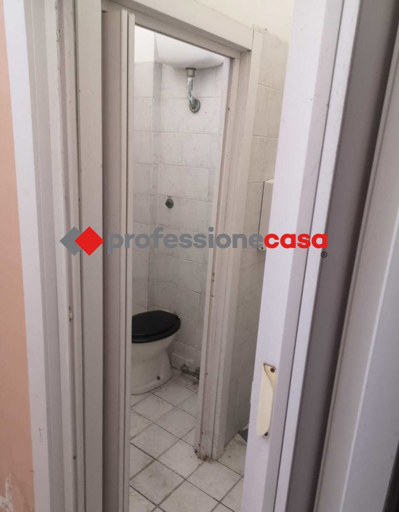 Negozio in affitto a Pomezia