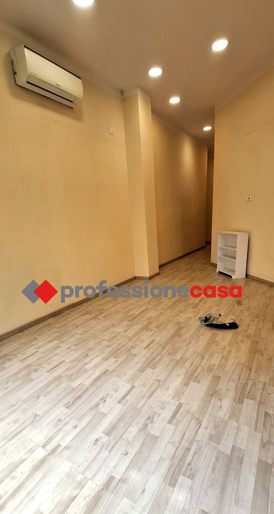 Negozio in affitto a Pomezia