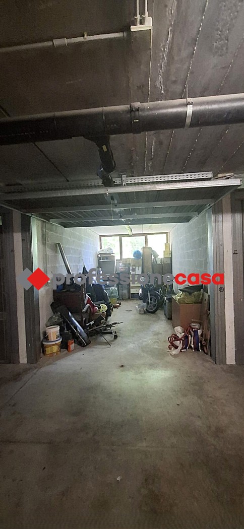 Box/Garage 18mq in vendita a Pomezia