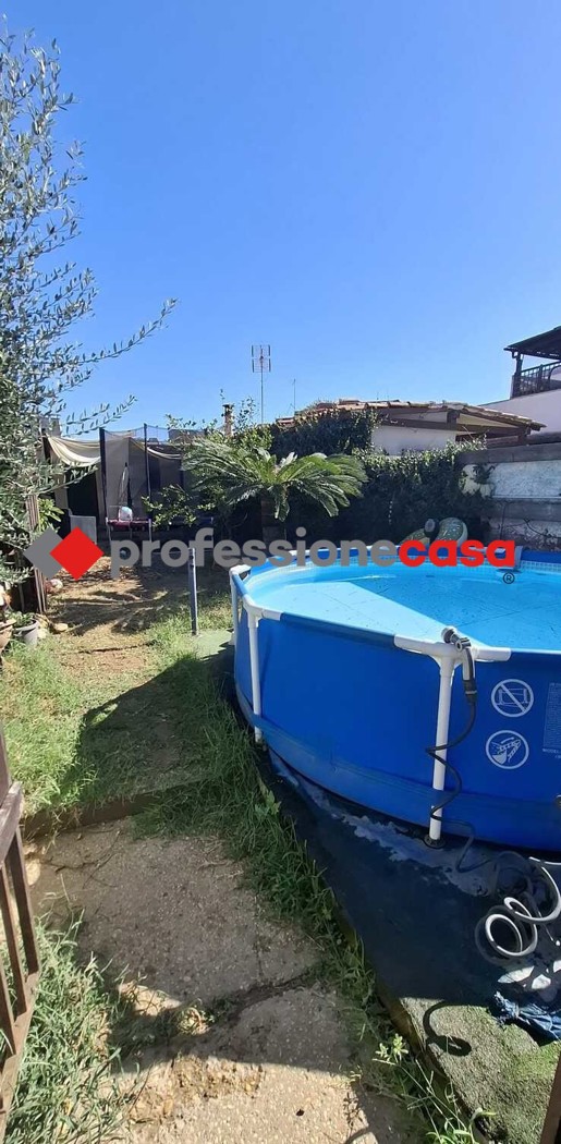 Trilocale con giardino a Pomezia