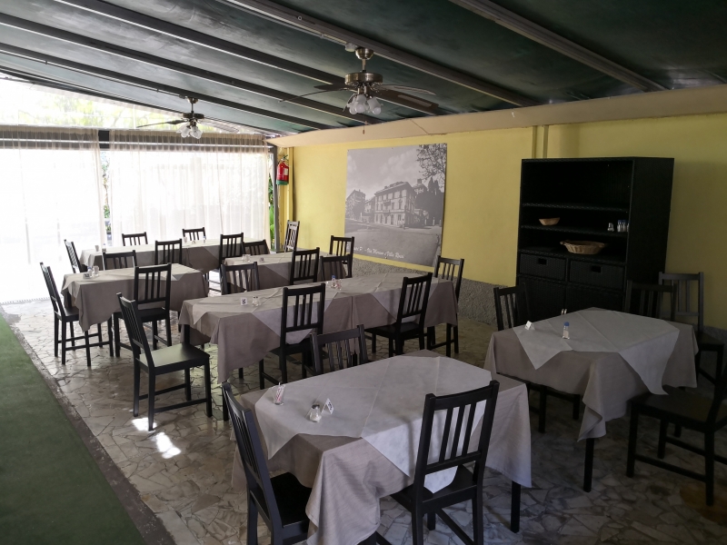 Locale commerciale con giardino a Genova