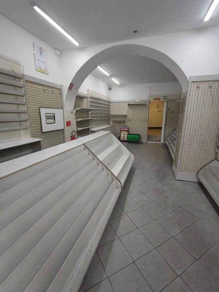 Locale commerciale in vendita a Genova