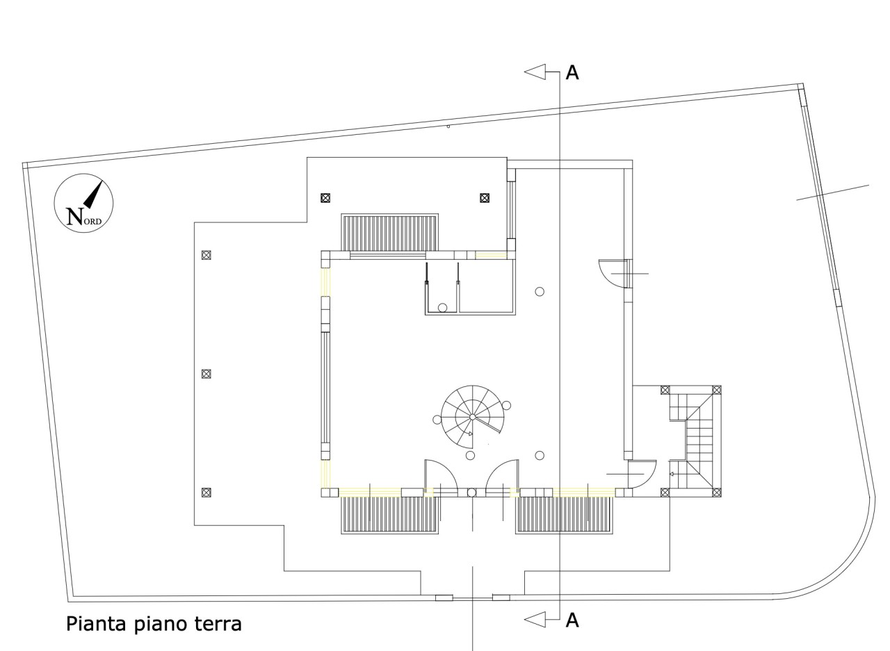 Villa con giardino a Montignoso