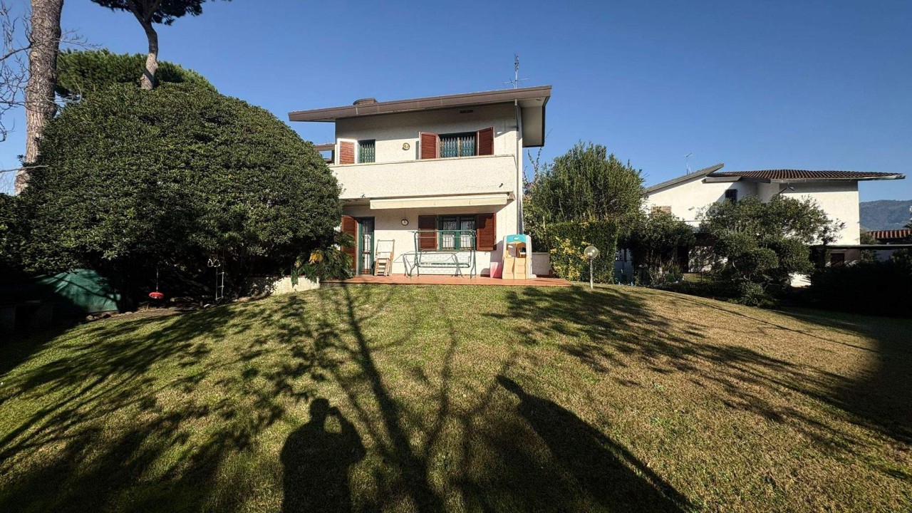 Casa indipendente in vendita a Forte dei Marmi