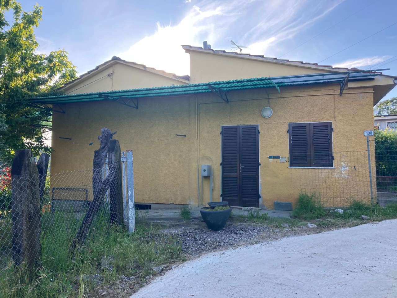 Rustico con giardino a Pietrasanta